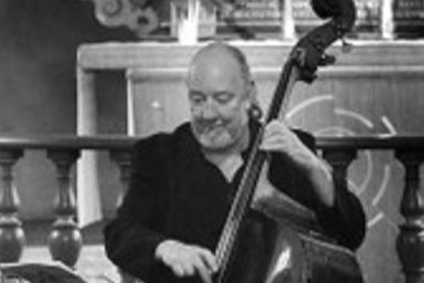 Lucas LLindholm KLucas Linholm em Bass Jazz