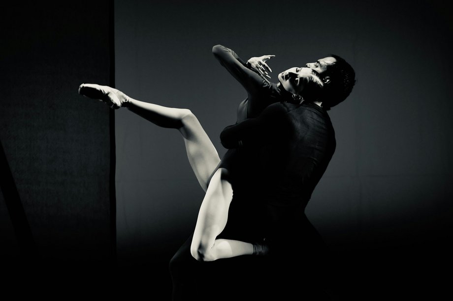 2025-05-11 Hamburger Kammerballett Zwei Balletttänzer:innen