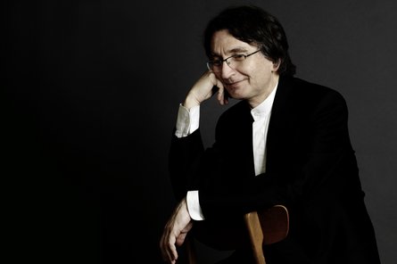 Evgeni Koroliov im Seitenprofil