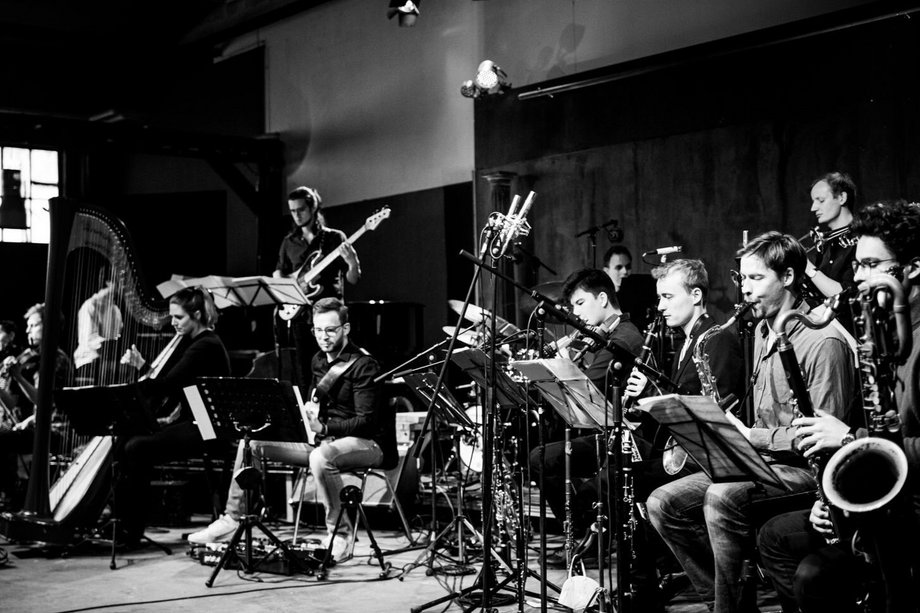 Michel Schroeder Ensemble Foto vom Michel Schroeder Ensemble auf der Bühne