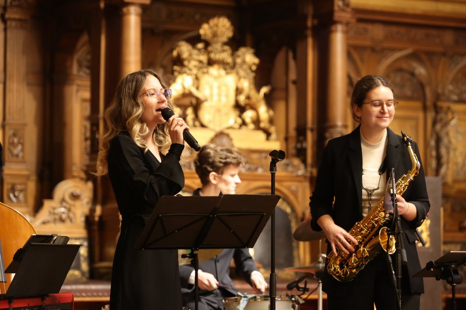 Cansu Arat Group Cansu Arat Group im Hamburger Rathaus
