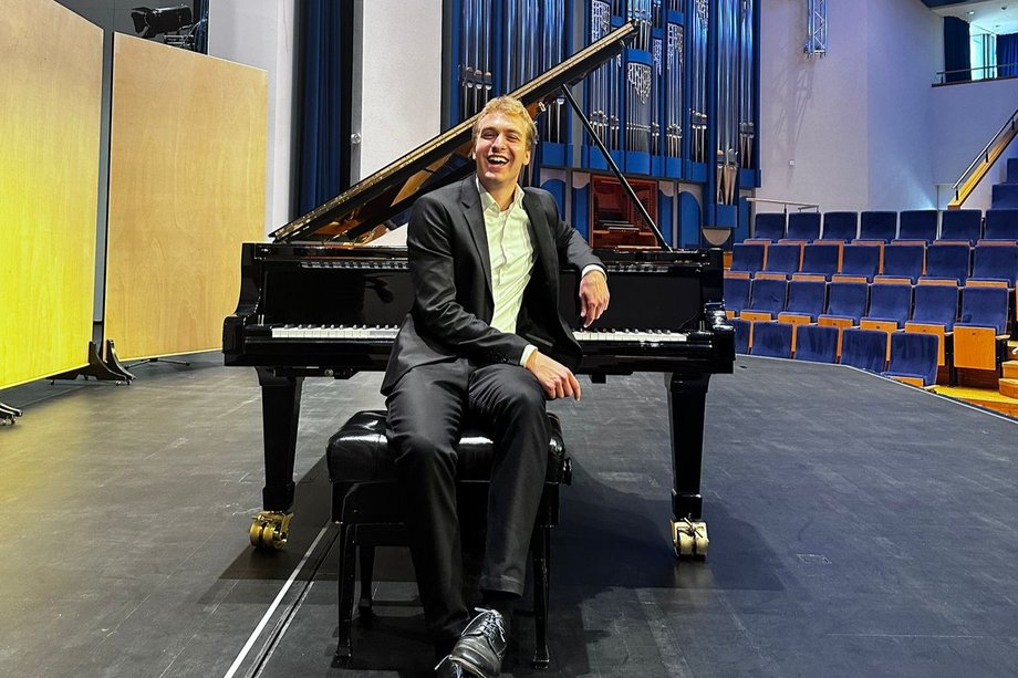 Anton Bovensmann Bild von Anton Bovensmann am Flügel