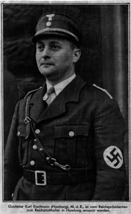 Karl Kaufmann war NSDAP-Gauleiter, Reichsstatthalter, Führer der Landesregierung, Chef der Staatsverwaltung und ab 1942 Reichskommissar für die Seeschifffahrt schwarz-weiß Aufnahme eines Mannes in Nazi Uniform