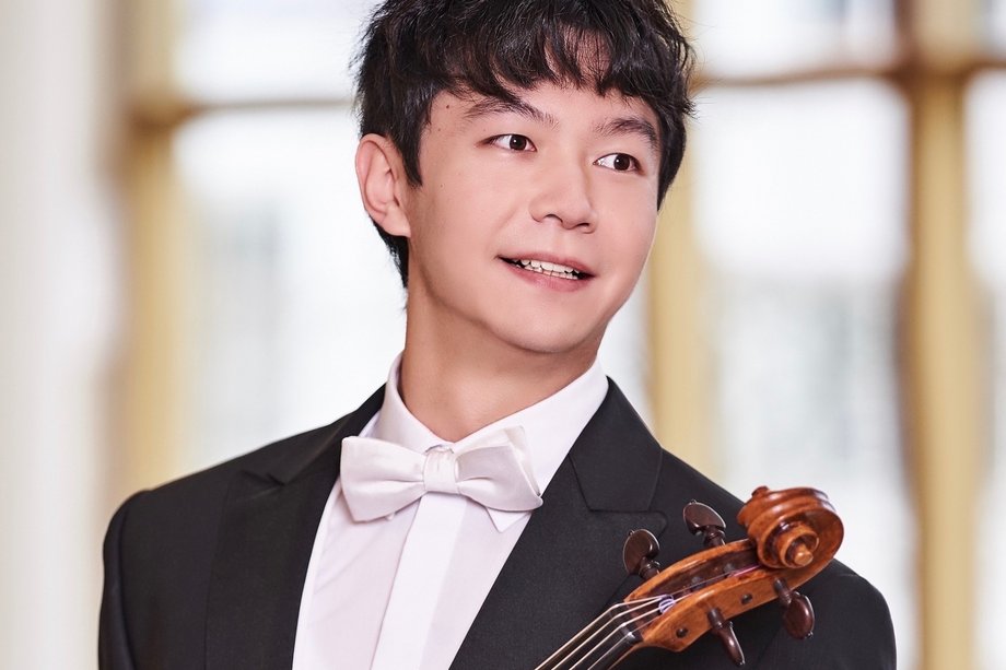 Yitong Guo Portrait