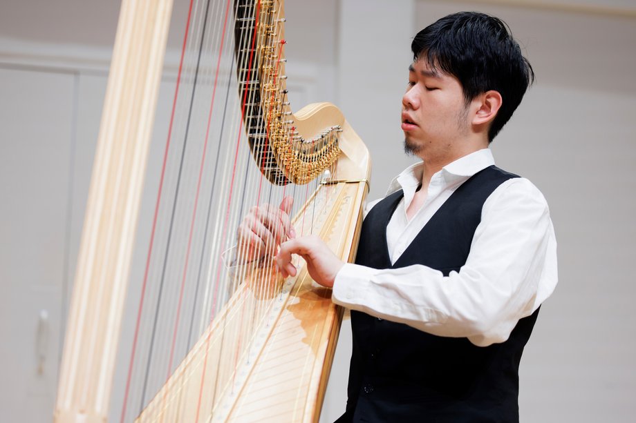 Zhong Ming Wang Künstlerporträt von Zhong Ming Wang