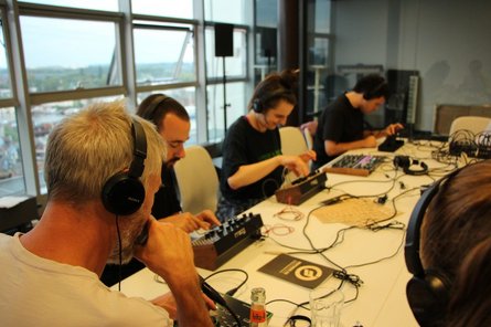 Open Synthesizer Session mehrere Personen