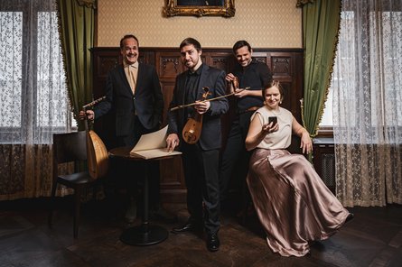 Gruppenfoto des Ensembles