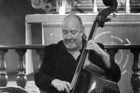 Lucas LLindholm KLucas Linholm em Bass Jazz