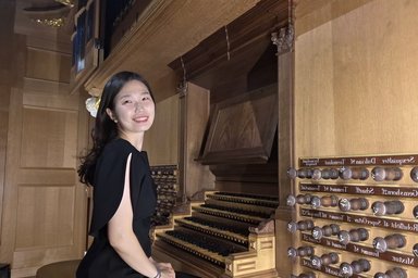 Portrait der Organistin Yewon Choi