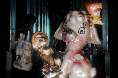 Tierfiguren im Dunkeln