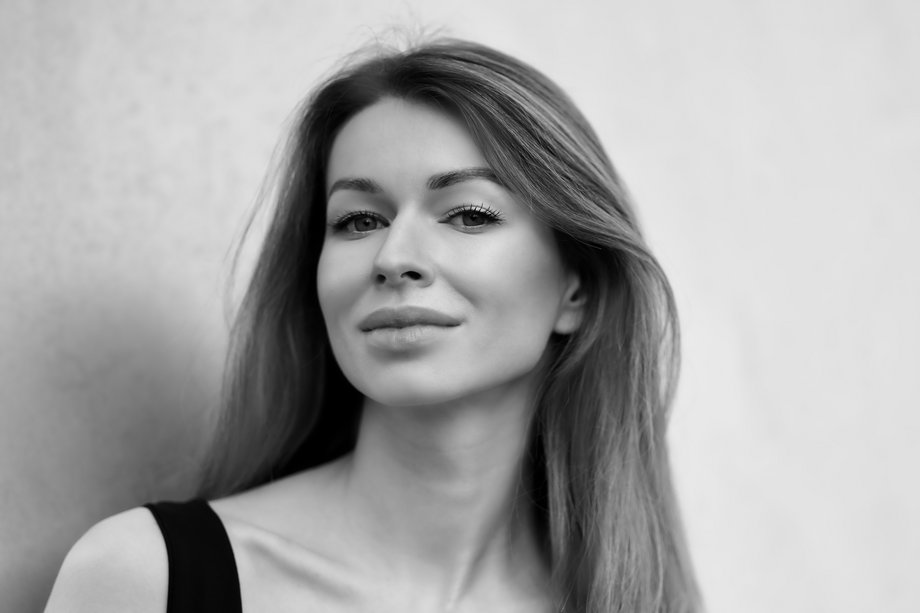 schwarz-weiß Porträt von Saida Timina