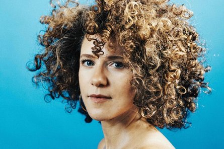 Porträt von Cyrille Aimeé