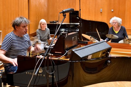 2025-06-08 Tunes & Pieces Wolfram Simon, Griet Ga?thke, Claudia Knoblauch