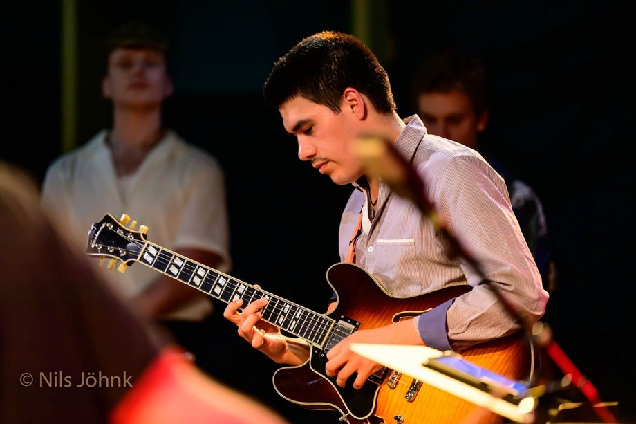 Künstlerporträt im Seitenprofil