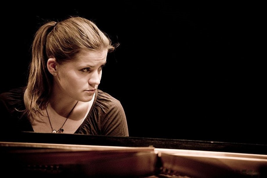 Lauma Skride Pianistin am Klavier